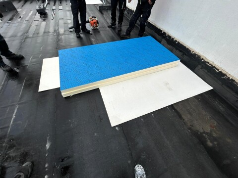 BarrierSheets and PIR isolation easy te apply and very light.