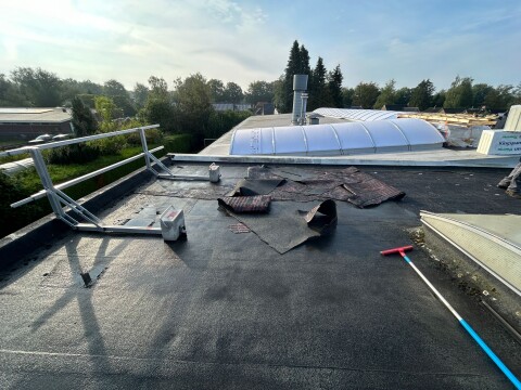 Fire-hazardous roofs with bitumen and EPS can be made fire-safe using new insulation and AllShield BarrierSheets.